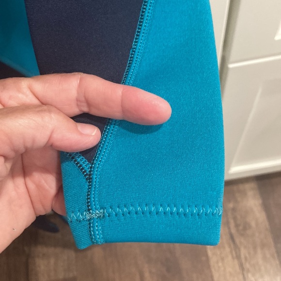 NWOT navy & turquoise neoprene child’s wetsuit size 10 zippered back - Picture 7 of 9